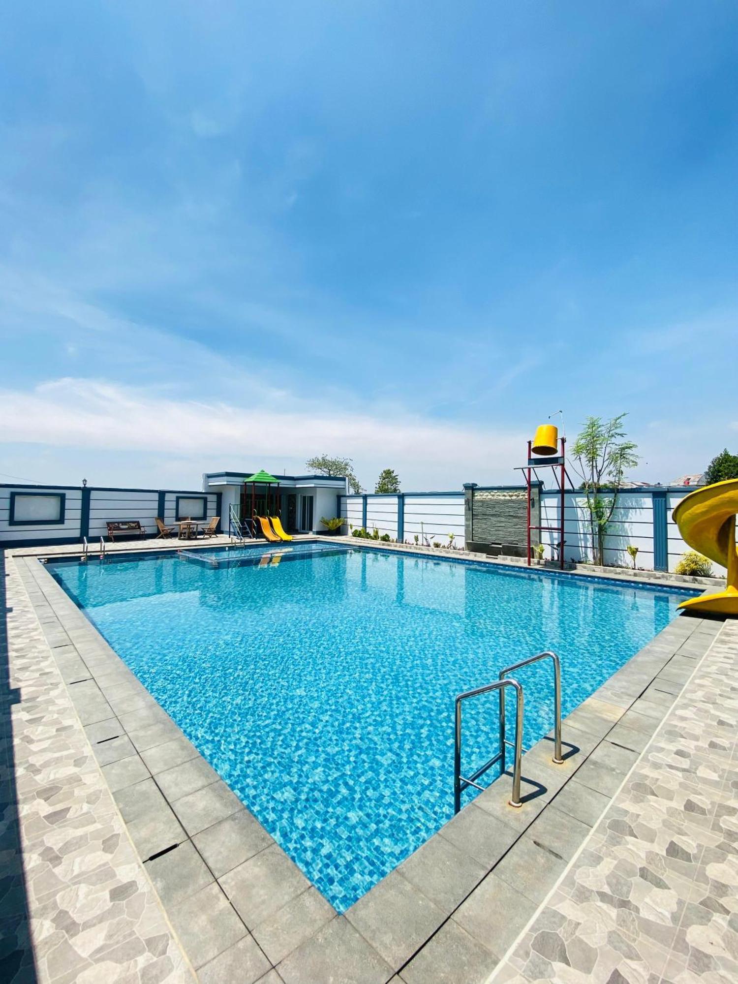 Villa Imperial Diamond Cibadak  외부 사진